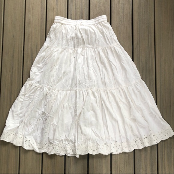 House of Harlow 1960 Dresses & Skirts - House of Harlow 1960 White A-Line Pull On Tiered Skirt with Drawstring Size M